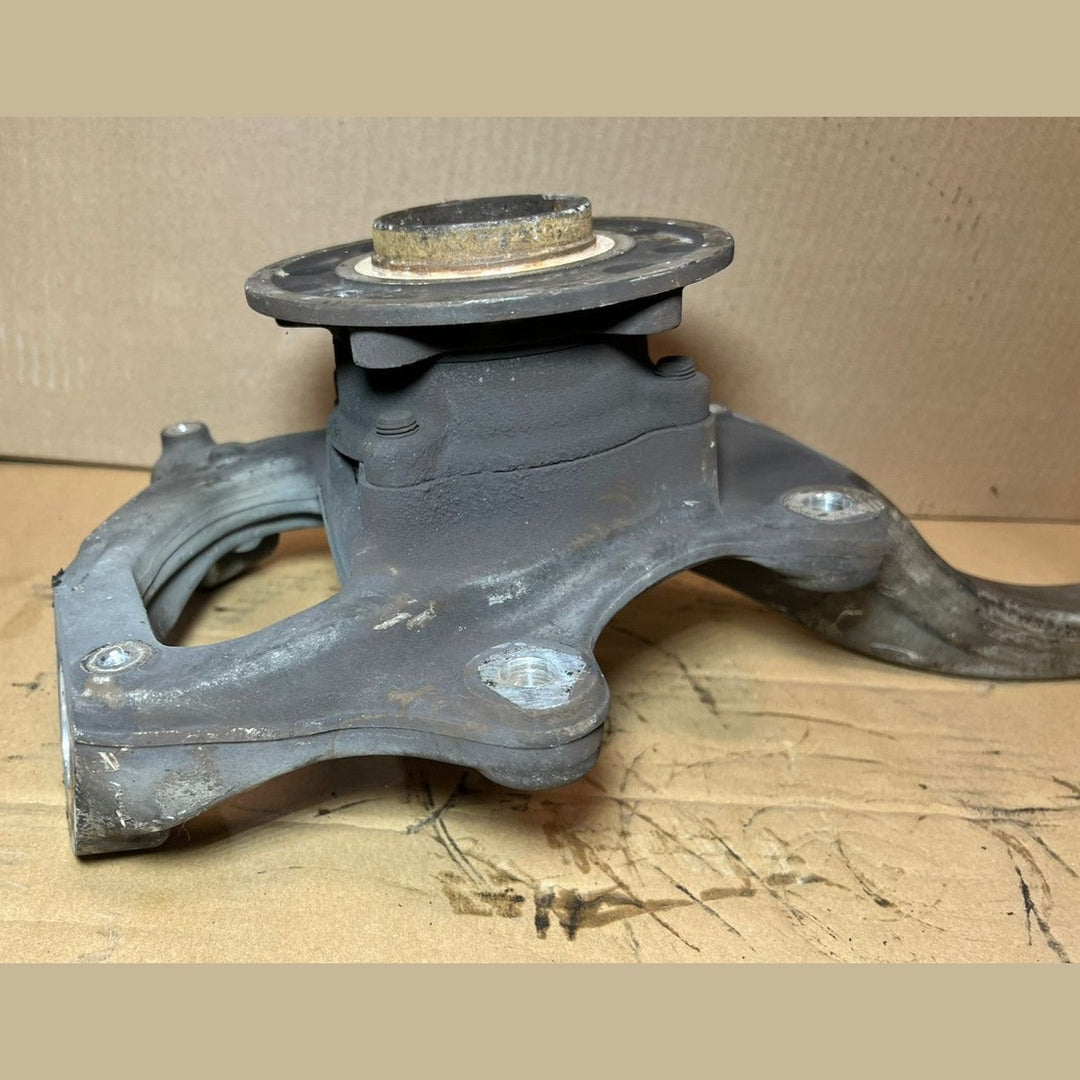 Mercedes-Benz W205 C-Class C300 C250 Front Left 2014-18 Knuckle Spindle Hub Carrier OEM