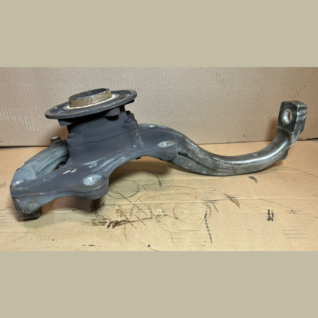 Mercedes-Benz W205 C-Class C300 C250 Front Left 2014-18 Knuckle Spindle Hub Carrier OEM